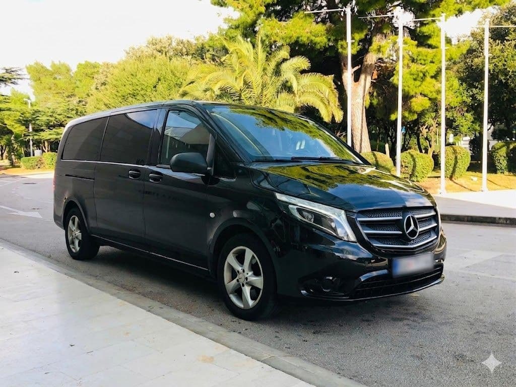 Mercedes-Benz V-Class - image 3